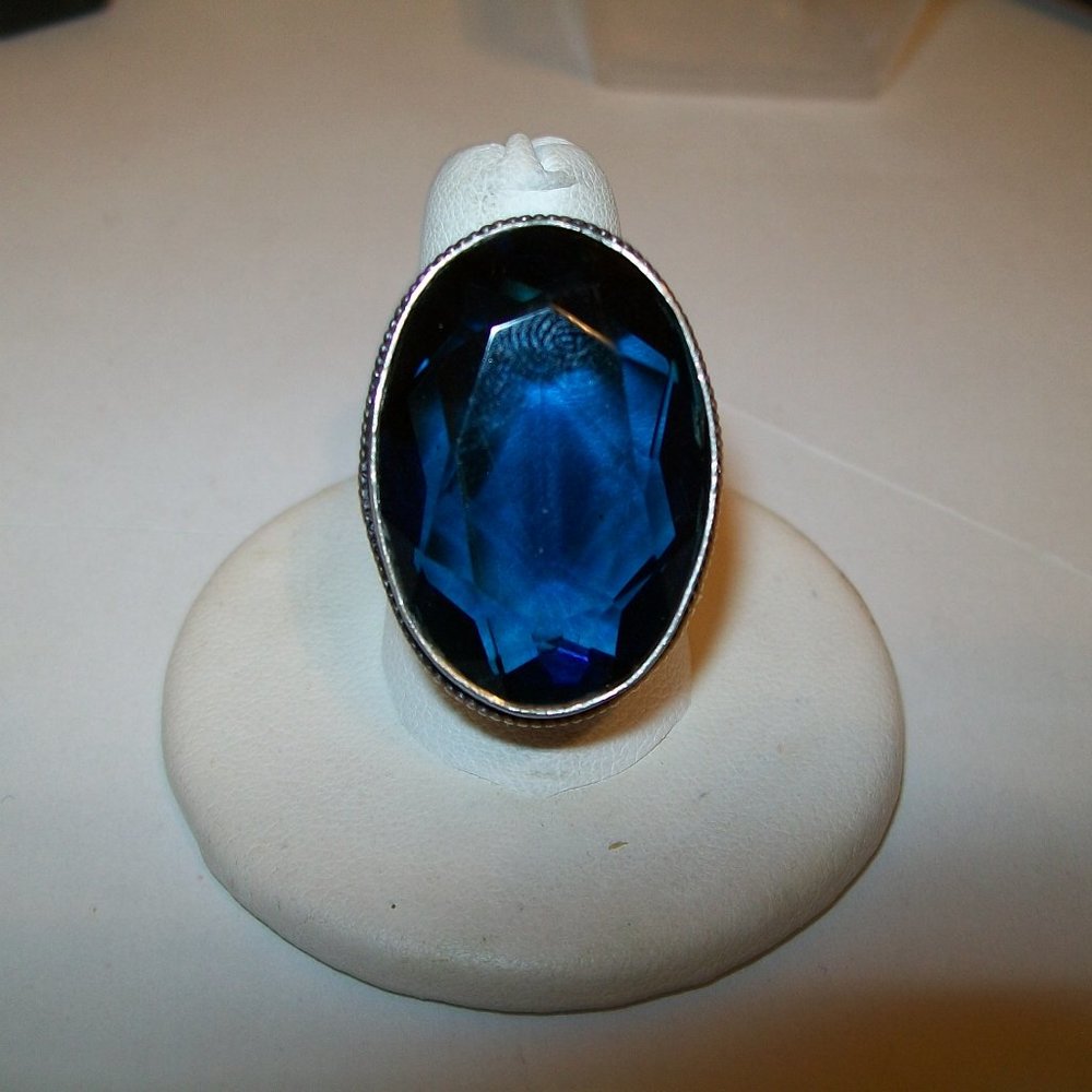BEAUTIFUL    LONDON BLUE TOPAZ COCKTAIL RING SIZE 6.5